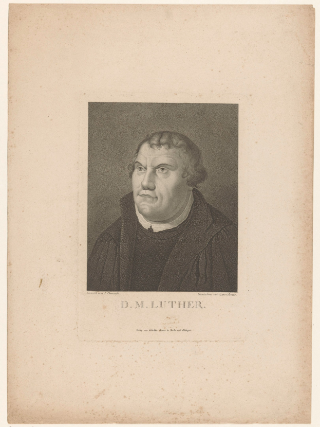 Ein Schwarz-Weiß-Porträt eines Mannes in einem schwarzen Kleid, mit kurzen dunklen Haaren, einem ernsten Gesichtsausdruck und der Aufschrift 'D.M. Luther' unten.