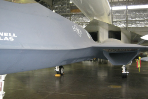 Ein kommerzielles Flugzeug im Flug.