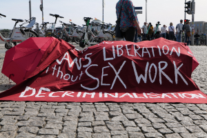 Diskussion um Aufnahmevorschriften im Heath Bath: Initiative 'Eltern gegen die Rechte' erhebt schwere Diskriminierungsvorwürfe - SPD spricht von einem 'falschen Signal'