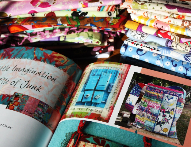 Ein Buch mit einem sichtbaren Rücken und Cover.