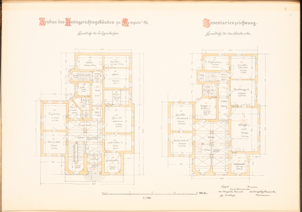 Ein altes Buch mit einem detaillierten Grundriss des ersten Stocks von Schlossenhausen in Dresden, Deutschland, samt begleitendem Text.