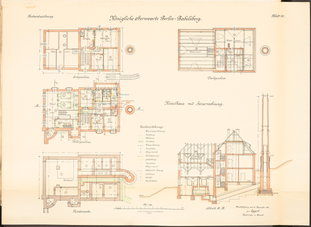 Altes Buch mit detaillierten architektonischen Plänen und Text, das eine Zeichnung des ursprünglichen Plans für die Königliche Hermwerk Berlin-Baklberg zeigt.