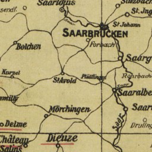Ein detaillierter alter Stadtplan von Saarbrücken, Deutschland, mit Straßen, Gebäuden und Sehenswürdigkeiten, der klassische Schriftzug zeigt die Lage der Stadt.