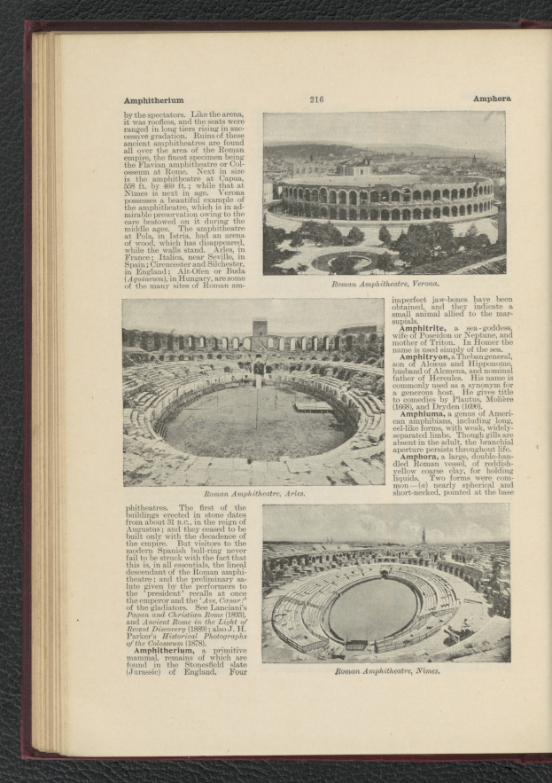 Offenes Buch mit Stadionbild und zusätzlichen Fotos