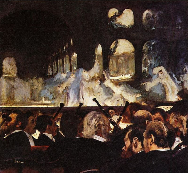 Gemälde 'Das Konzert im Opernhaus' von Edgar Degas, das eine Gruppe von Menschen in einem Raum zeigt, einige halten Musikinstrumente, mit Säulen und einer Wand im Hintergrund und Text oben und unten.