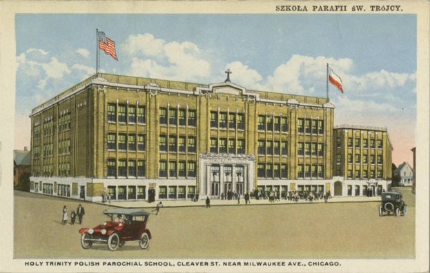 Plakat für die Heilige Dreifaltigkeit Polnische Pfarrschule in Cleveland, Ohio, das ein Gebäude mit Menschen, Fahrzeugen, Flaggen und Text unter einem bewölkten Himmel zeigt.